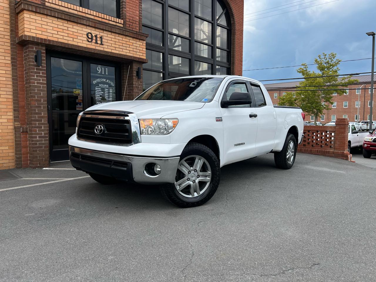 Toyota Tundra Tundra-Grade 5.7L Double Cab 4WD 2013