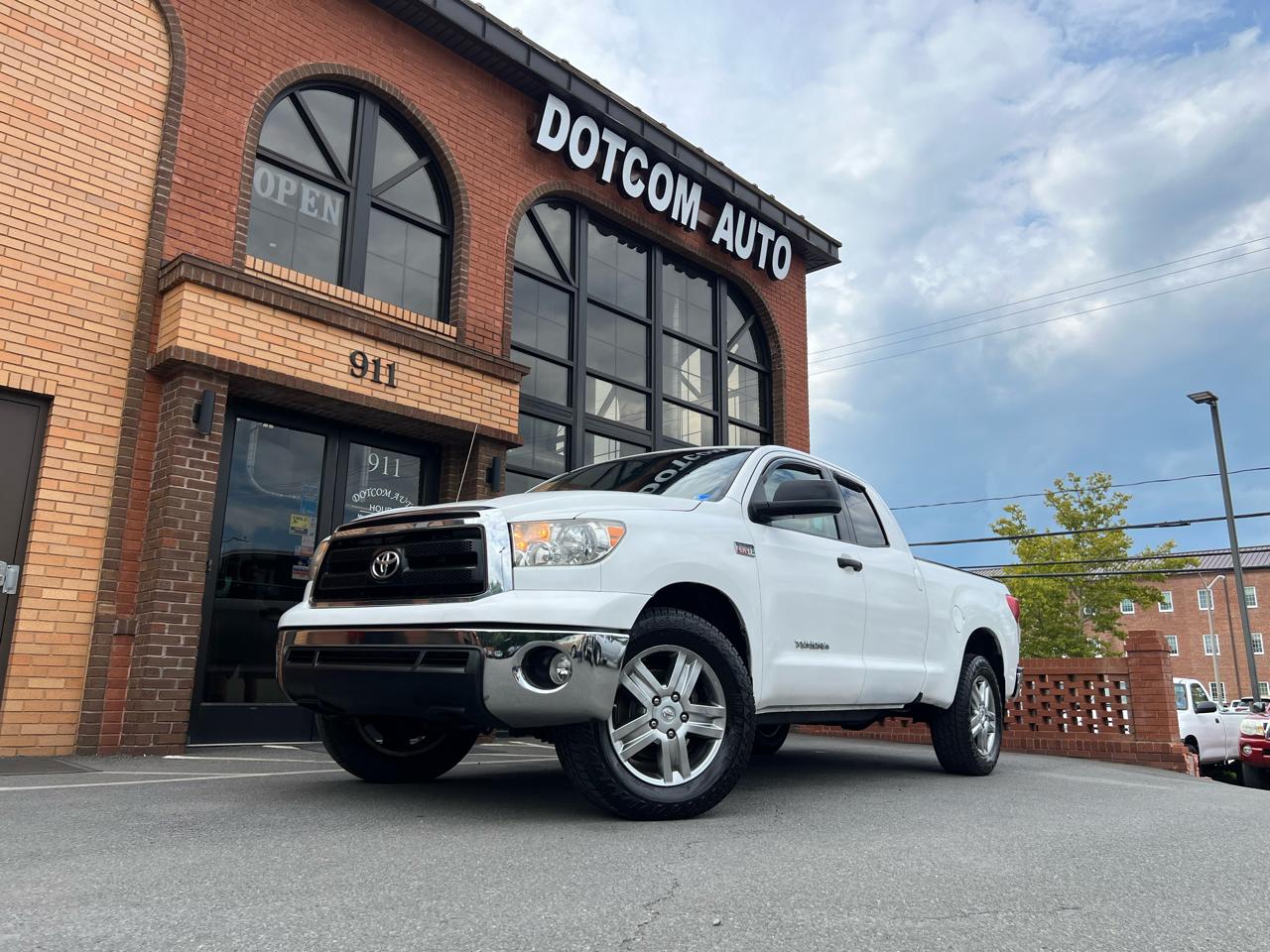 Toyota Tundra Tundra-Grade 5.7L Double Cab 4WD 2013