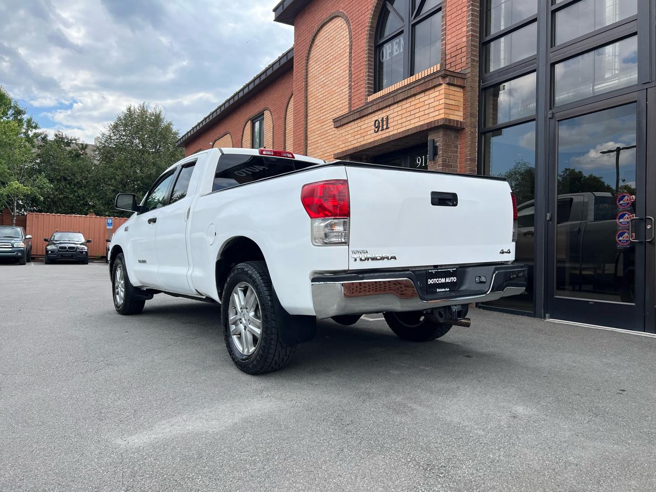 Toyota Tundra Tundra-Grade 5.7L Double Cab 4WD 2013