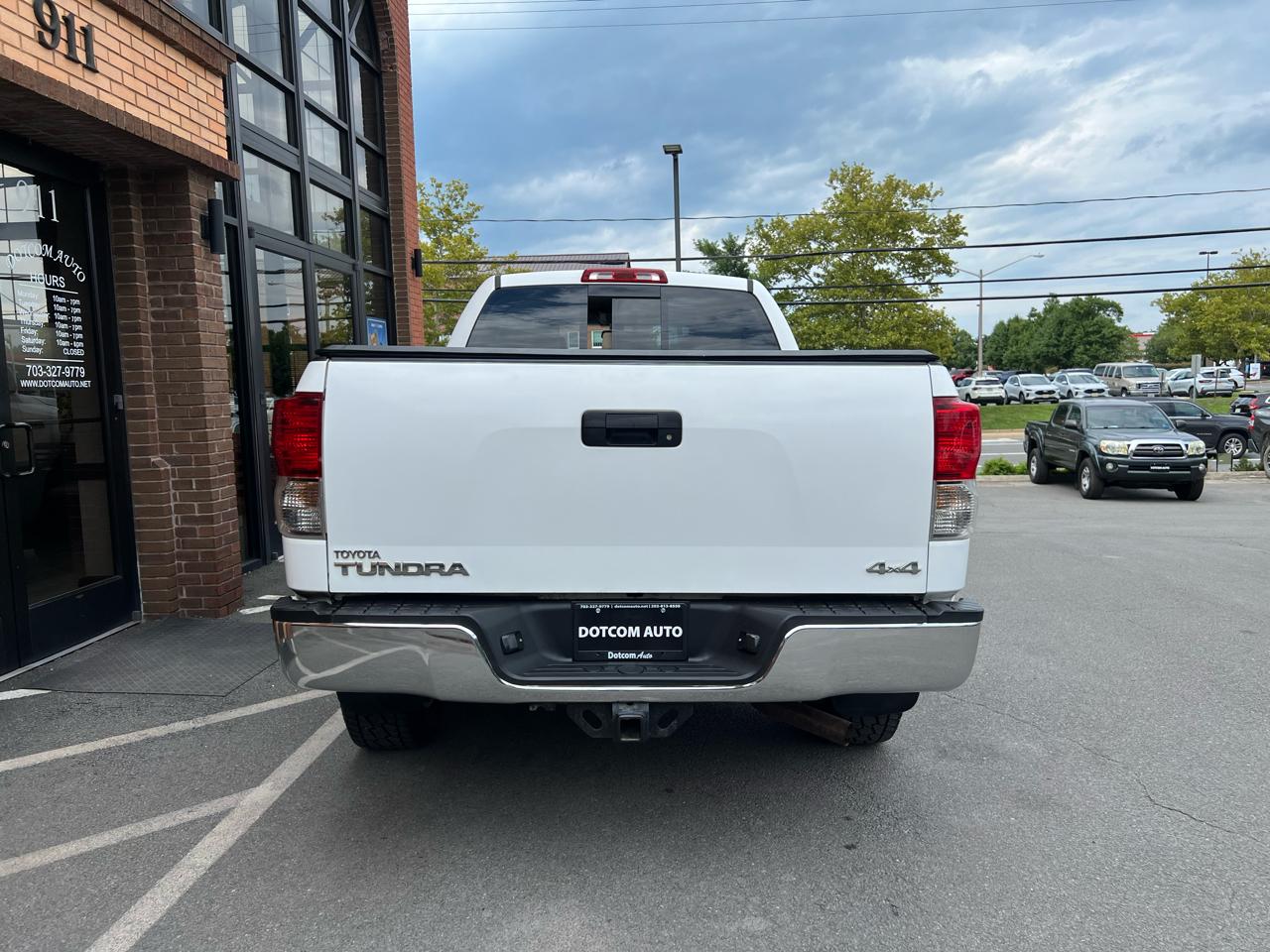 Toyota Tundra Tundra-Grade 5.7L Double Cab 4WD 2013