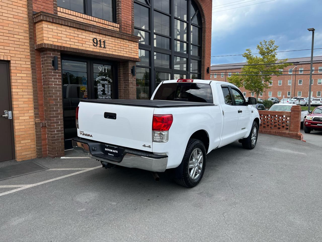 Toyota Tundra Tundra-Grade 5.7L Double Cab 4WD 2013