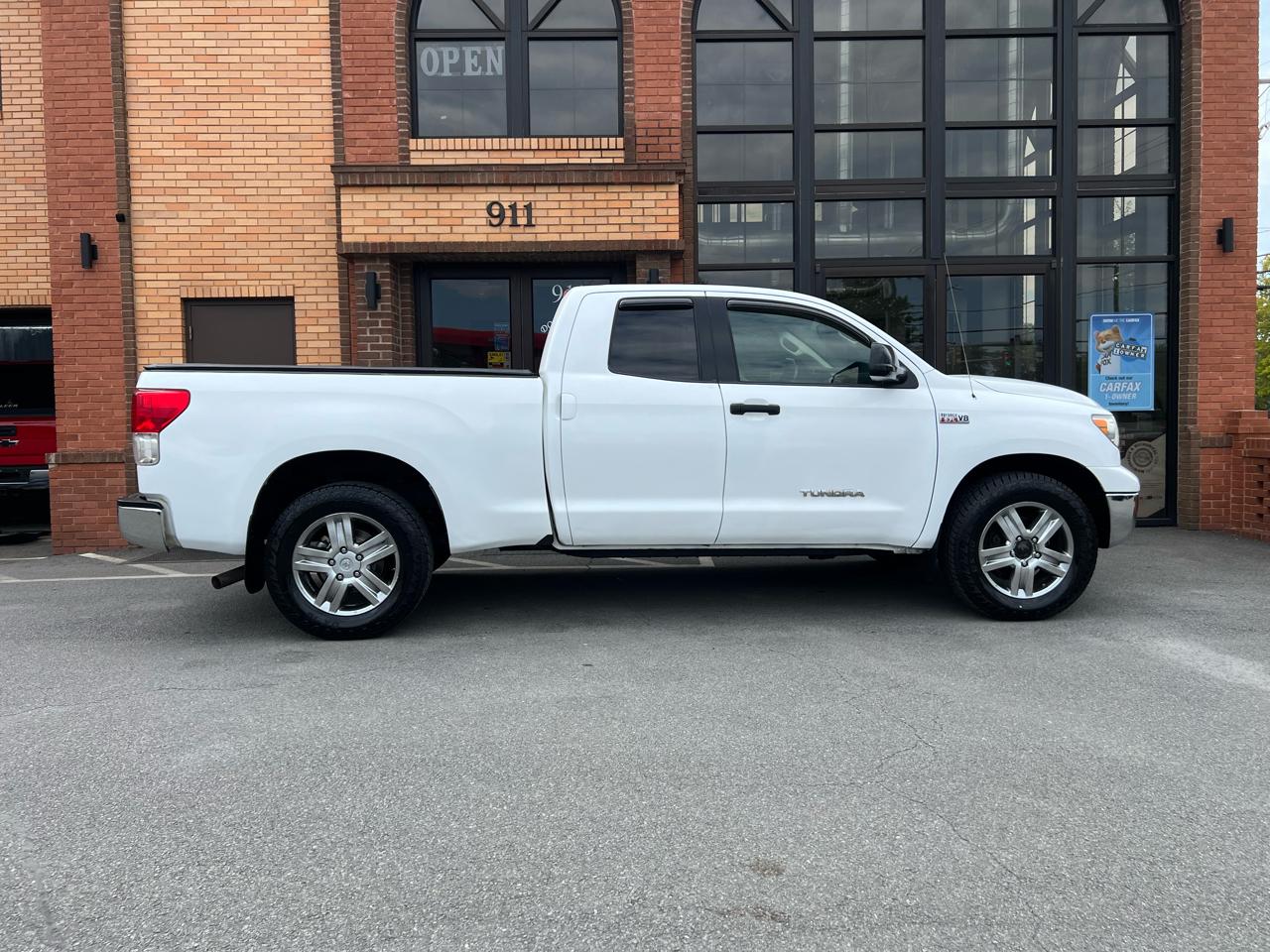 Toyota Tundra Tundra-Grade 5.7L Double Cab 4WD 2013