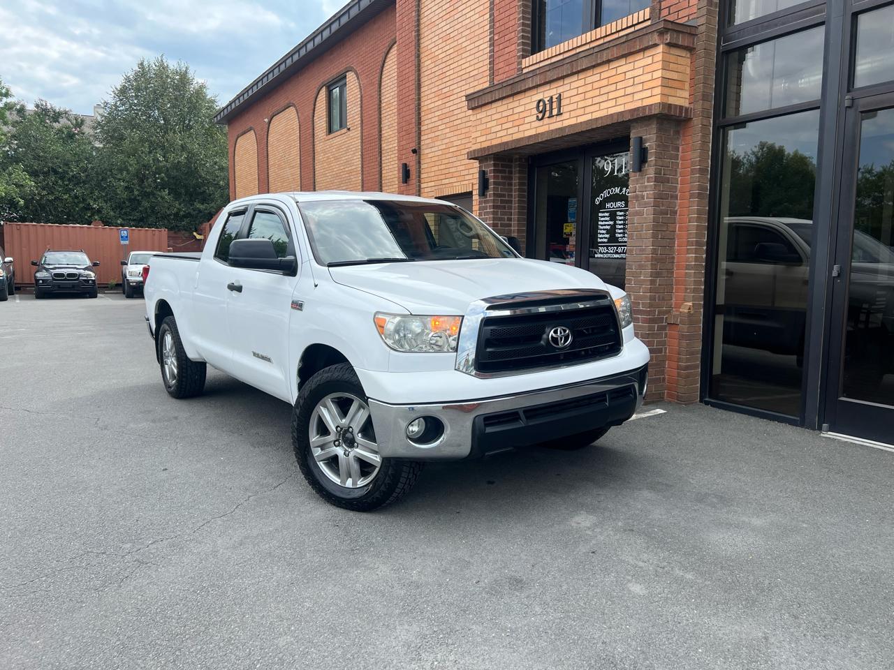 Toyota Tundra Tundra-Grade 5.7L Double Cab 4WD 2013