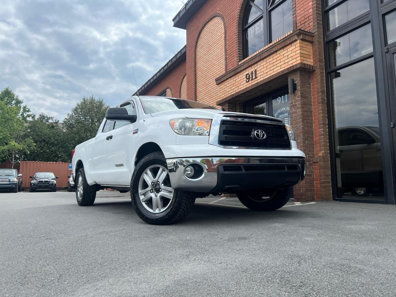 Toyota Tundra Tundra-Grade 5.7L Double Cab 4WD 2013