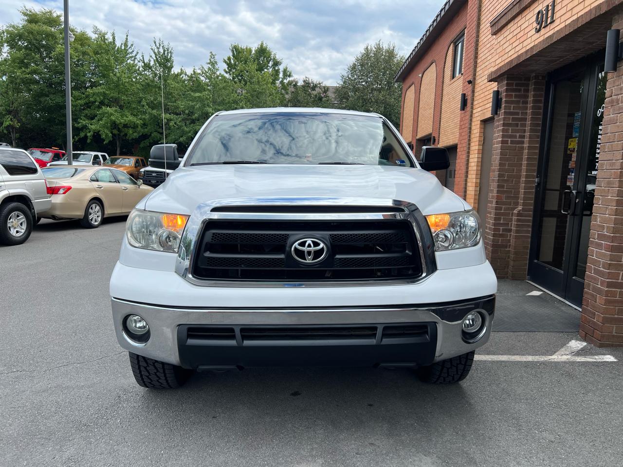 Toyota Tundra Tundra-Grade 5.7L Double Cab 4WD 2013