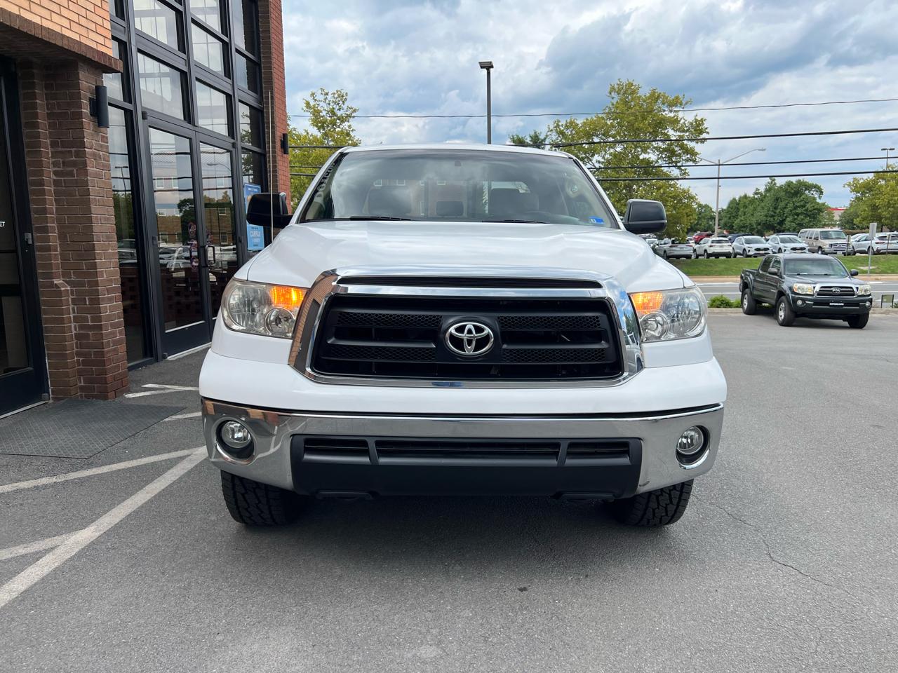 Toyota Tundra Tundra-Grade 5.7L Double Cab 4WD 2013