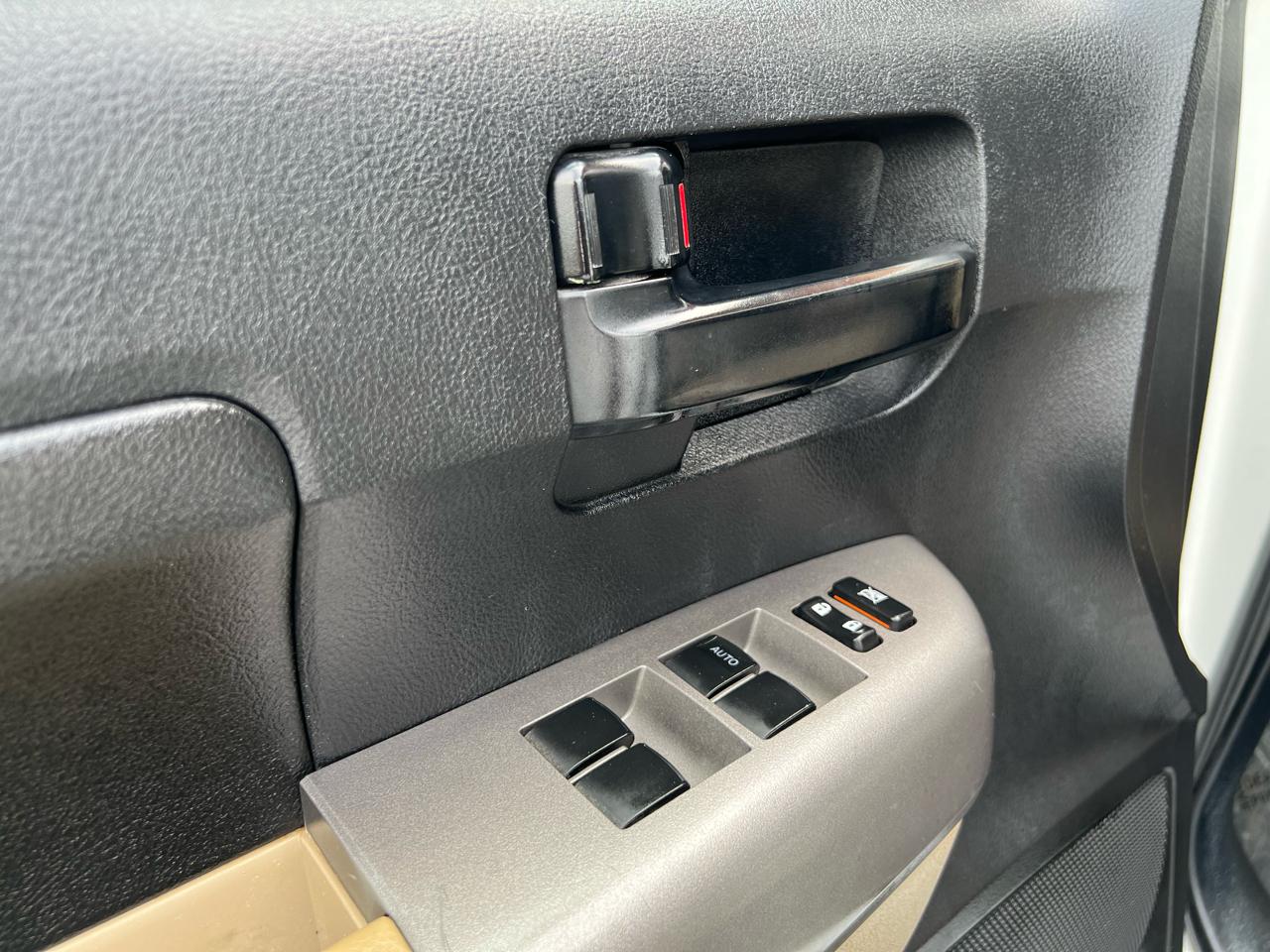Toyota Tundra Tundra-Grade 5.7L Double Cab 4WD 2013
