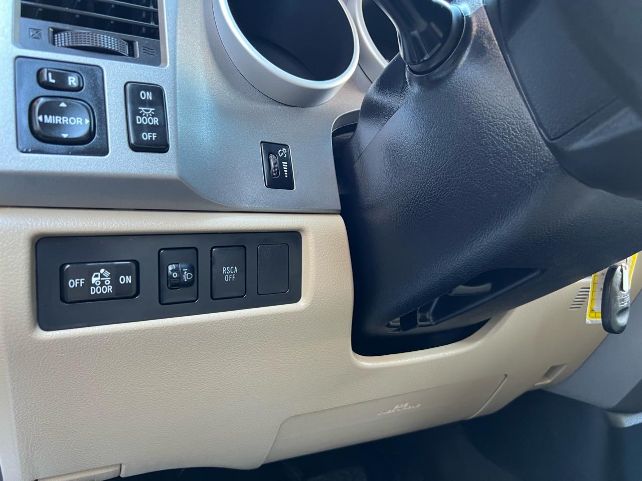 Toyota Tundra Tundra-Grade 5.7L Double Cab 4WD 2013
