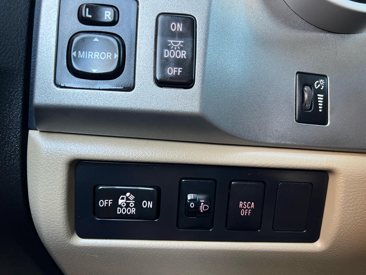 Toyota Tundra Tundra-Grade 5.7L Double Cab 4WD 2013