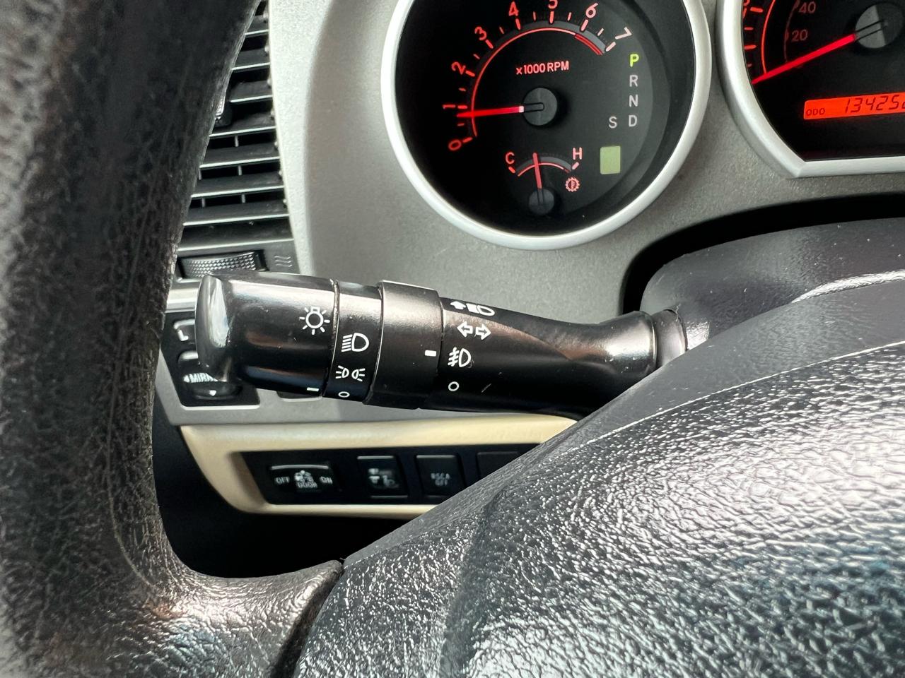 Toyota Tundra Tundra-Grade 5.7L Double Cab 4WD 2013