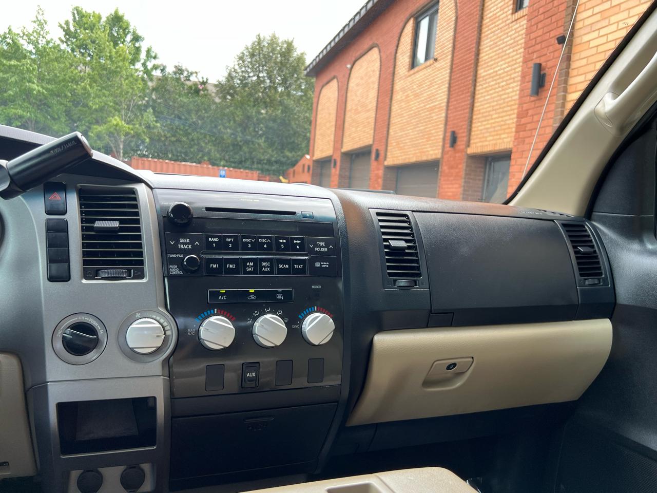 Toyota Tundra Tundra-Grade 5.7L Double Cab 4WD 2013