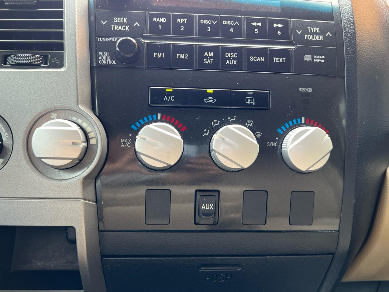Toyota Tundra Tundra-Grade 5.7L Double Cab 4WD 2013