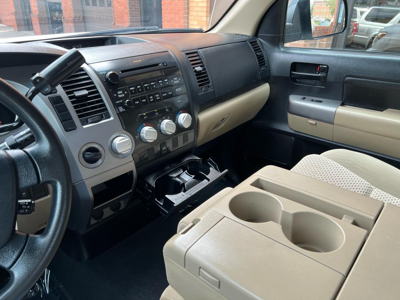 Toyota Tundra Tundra-Grade 5.7L Double Cab 4WD 2013
