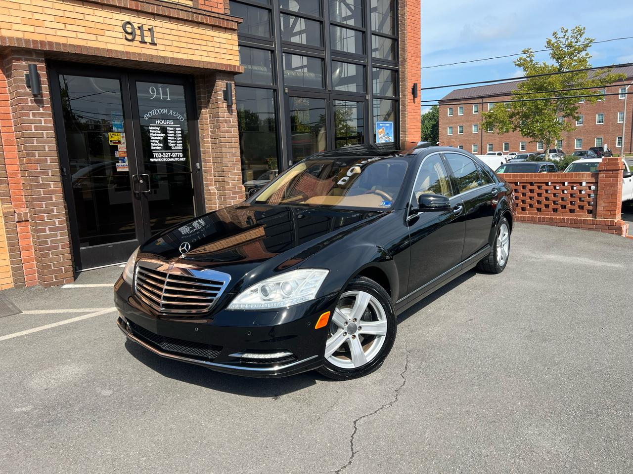 Mercedes-Benz S-Class S550 4-MATIC 2011