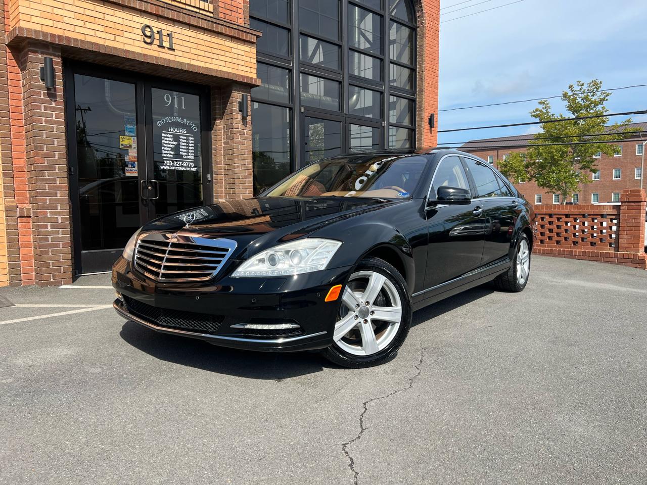 Mercedes-Benz S-Class S550 4-MATIC 2011