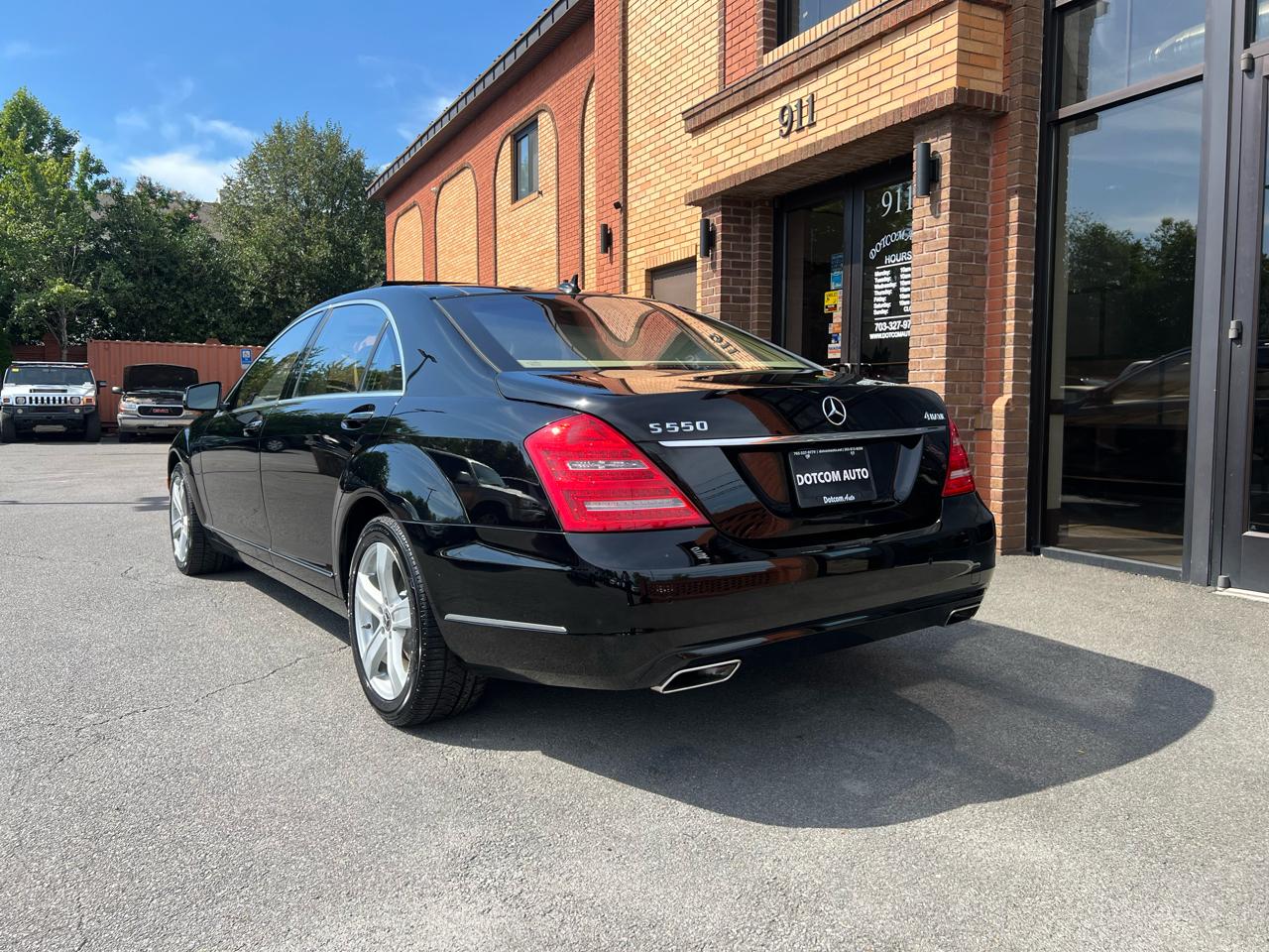 Mercedes-Benz S-Class S550 4-MATIC 2011