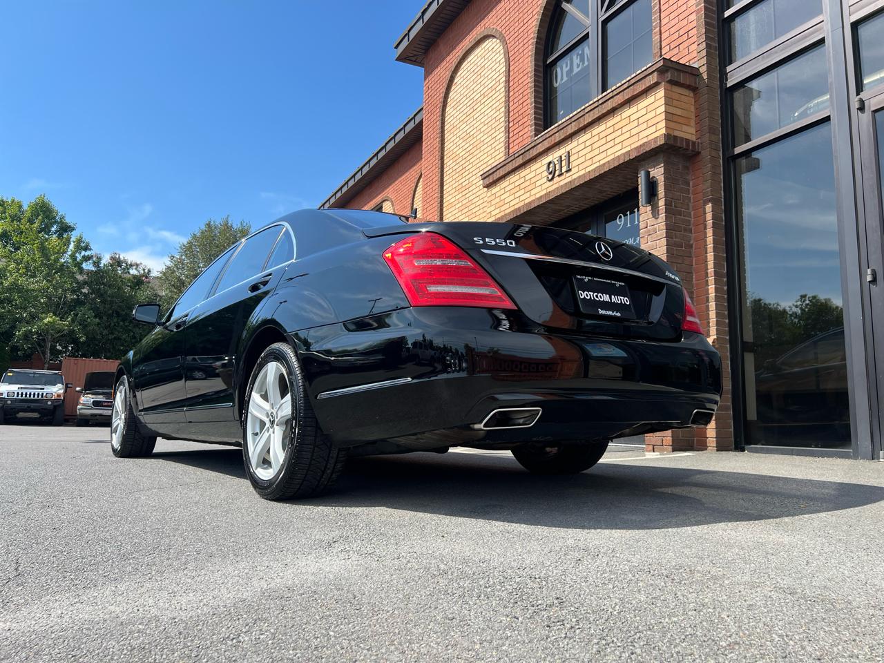 Mercedes-Benz S-Class S550 4-MATIC 2011
