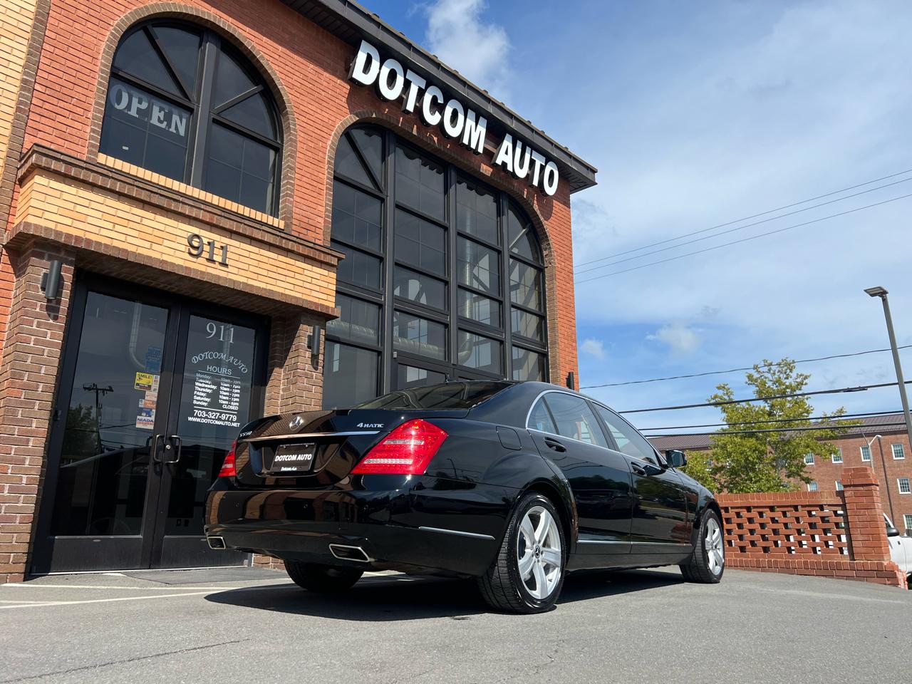 Mercedes-Benz S-Class S550 4-MATIC 2011