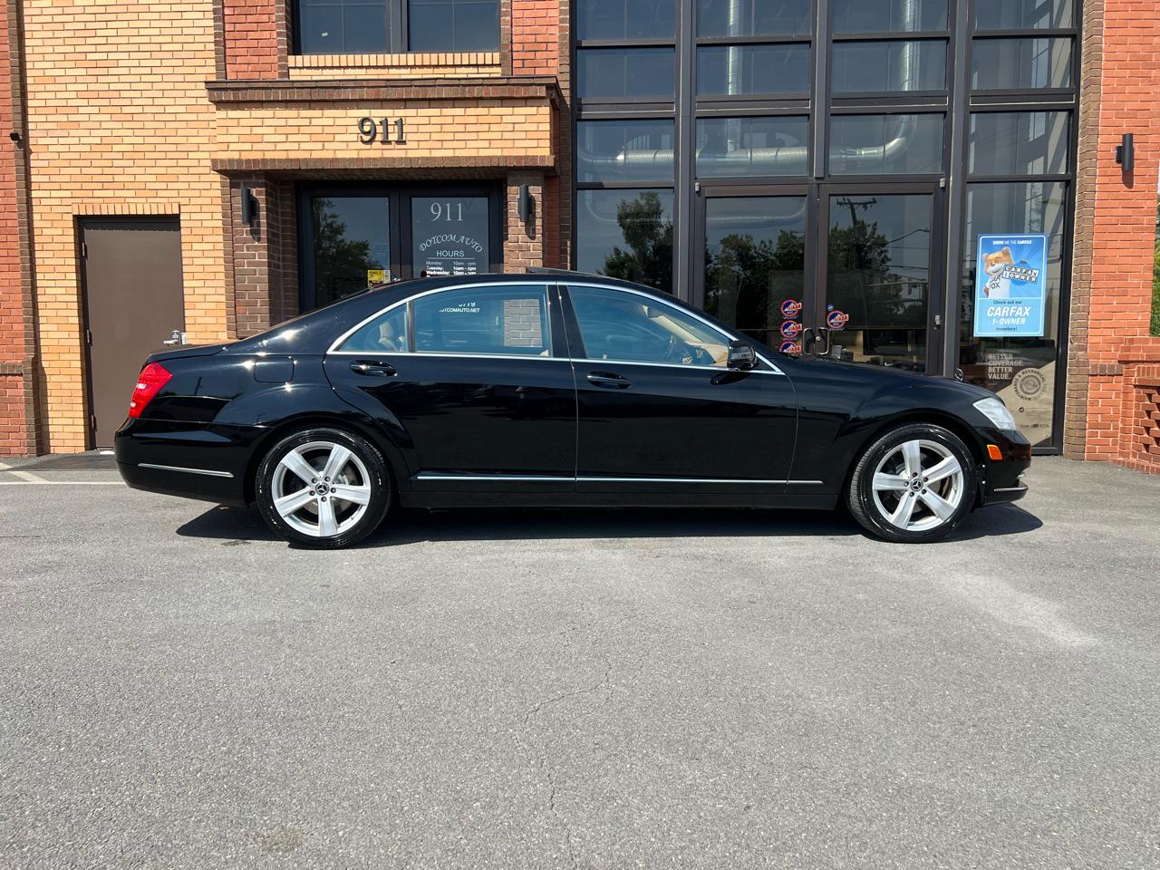 Mercedes-Benz S-Class S550 4-MATIC 2011