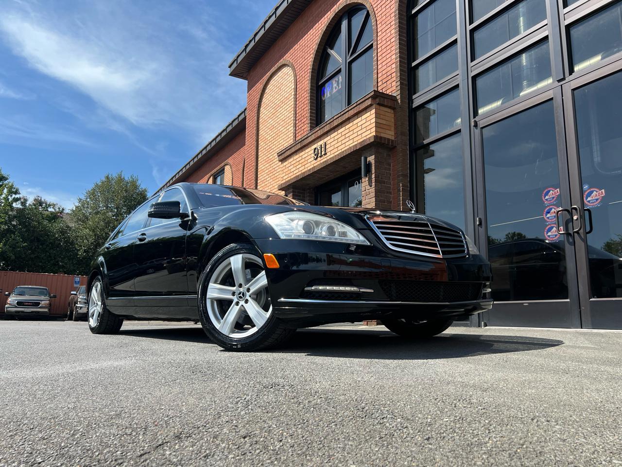 Mercedes-Benz S-Class S550 4-MATIC 2011