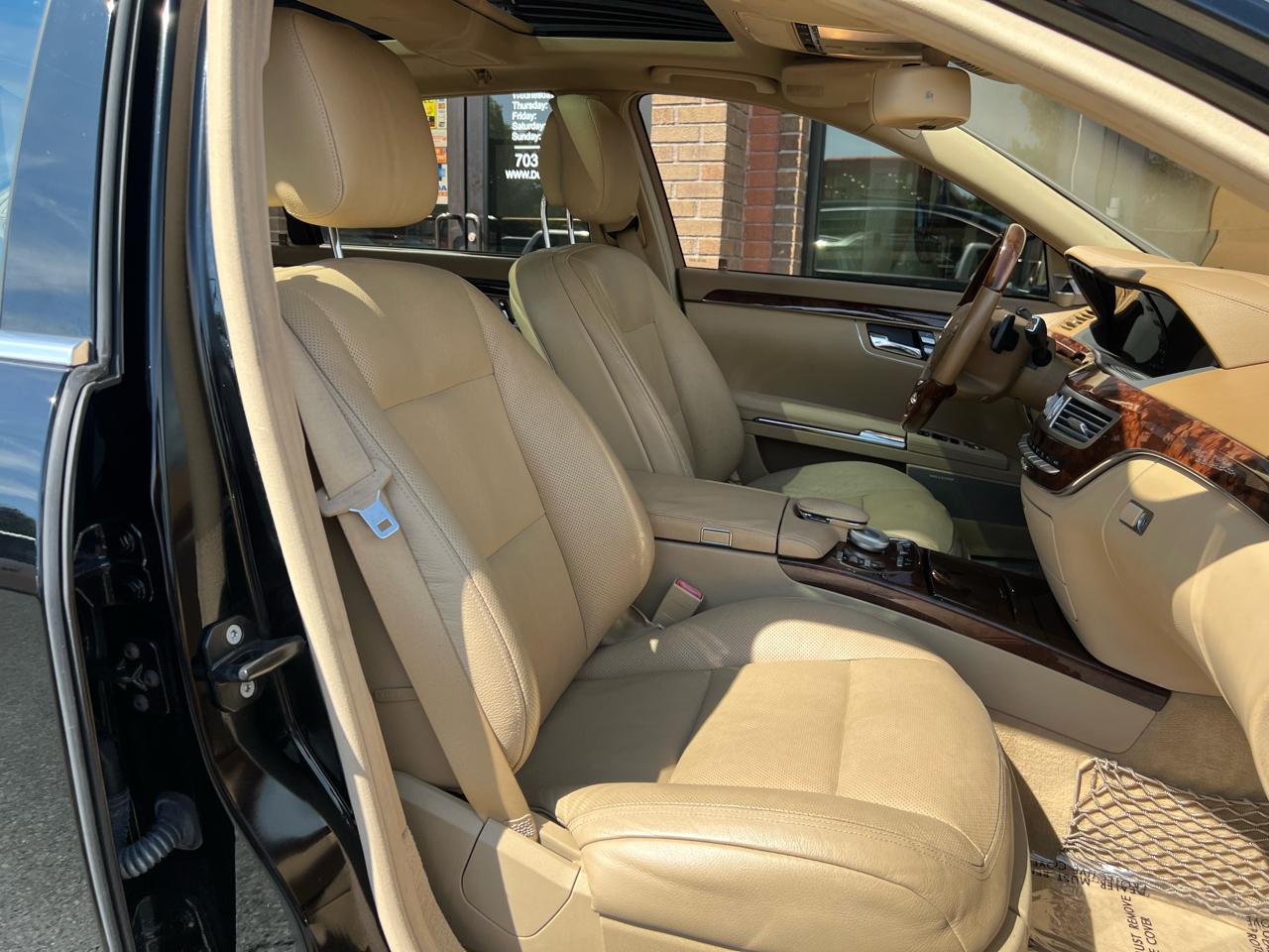 Mercedes-Benz S-Class S550 4-MATIC 2011