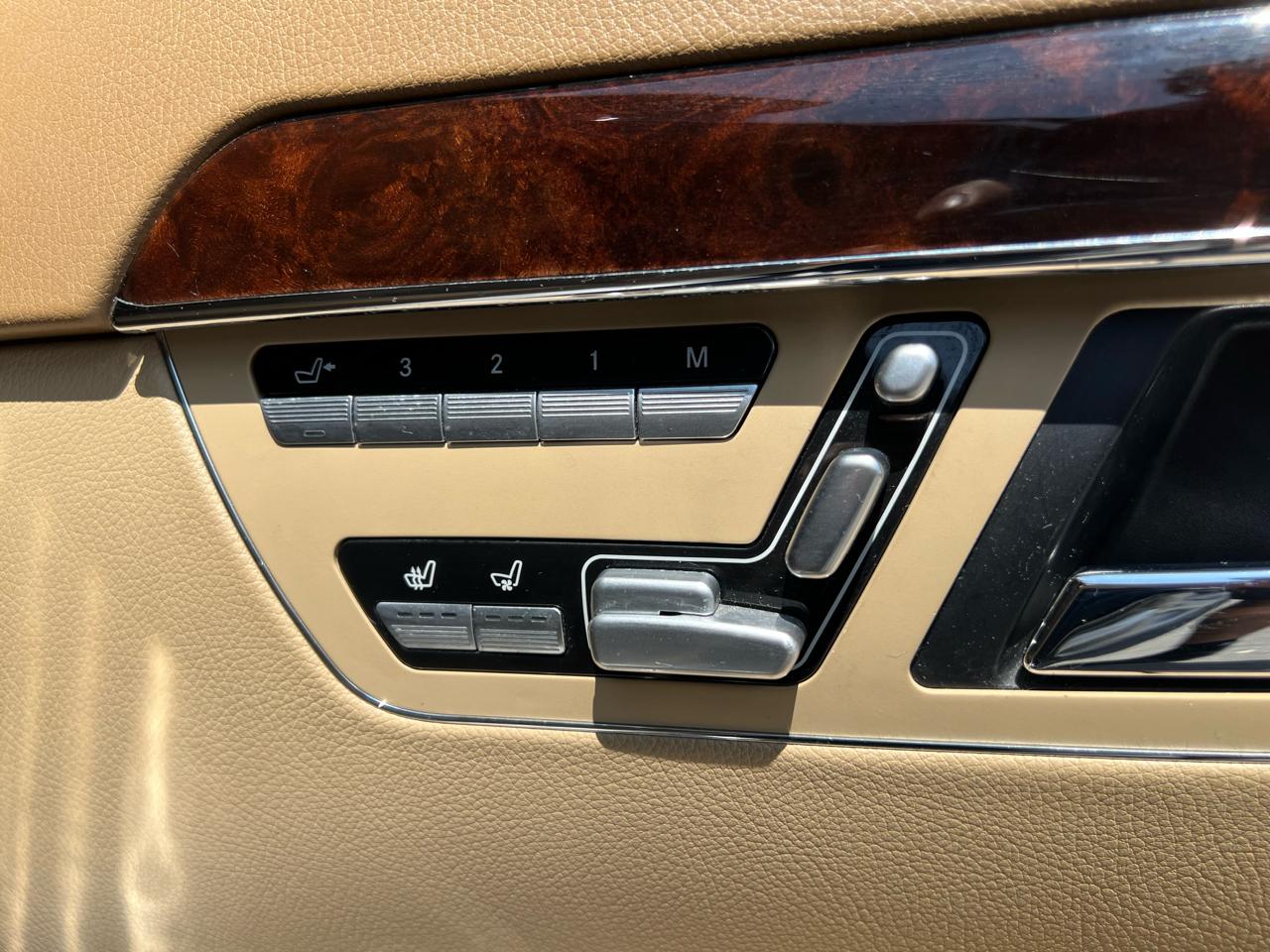 Mercedes-Benz S-Class S550 4-MATIC 2011