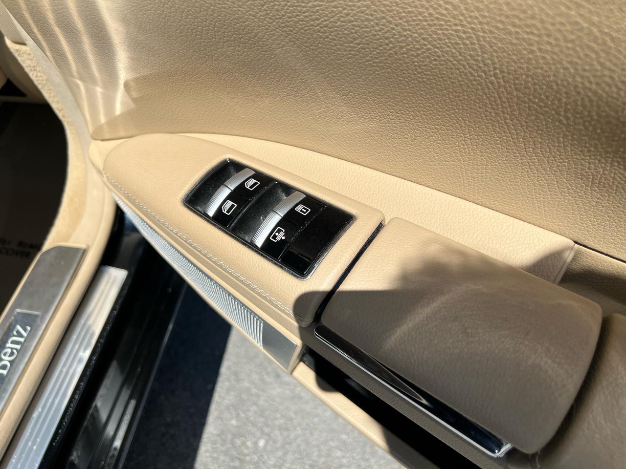Mercedes-Benz S-Class S550 4-MATIC 2011