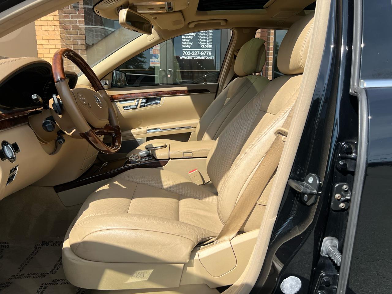 Mercedes-Benz S-Class S550 4-MATIC 2011