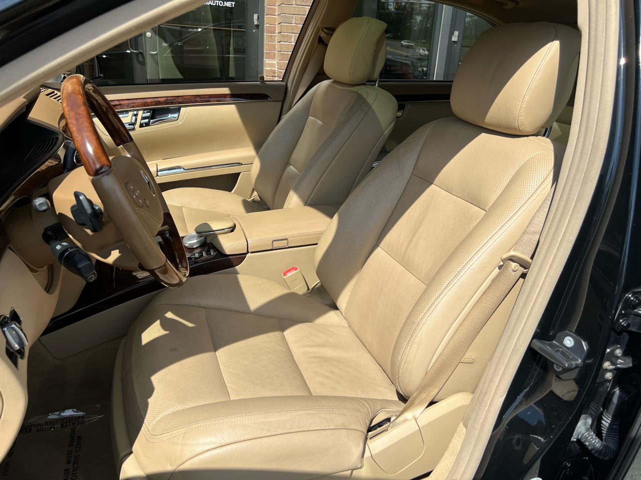 Mercedes-Benz S-Class S550 4-MATIC 2011