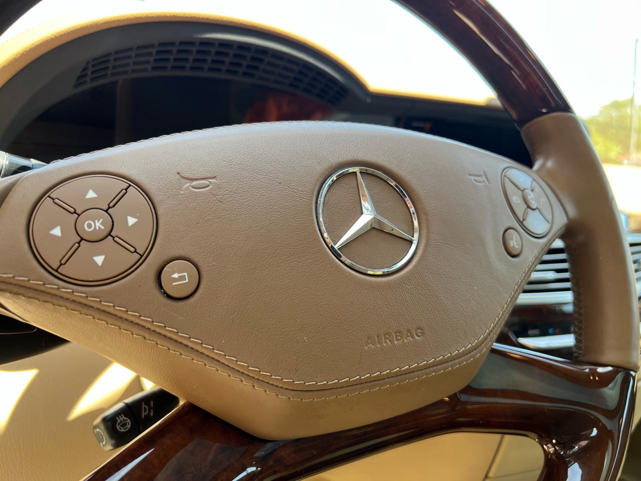 Mercedes-Benz S-Class S550 4-MATIC 2011