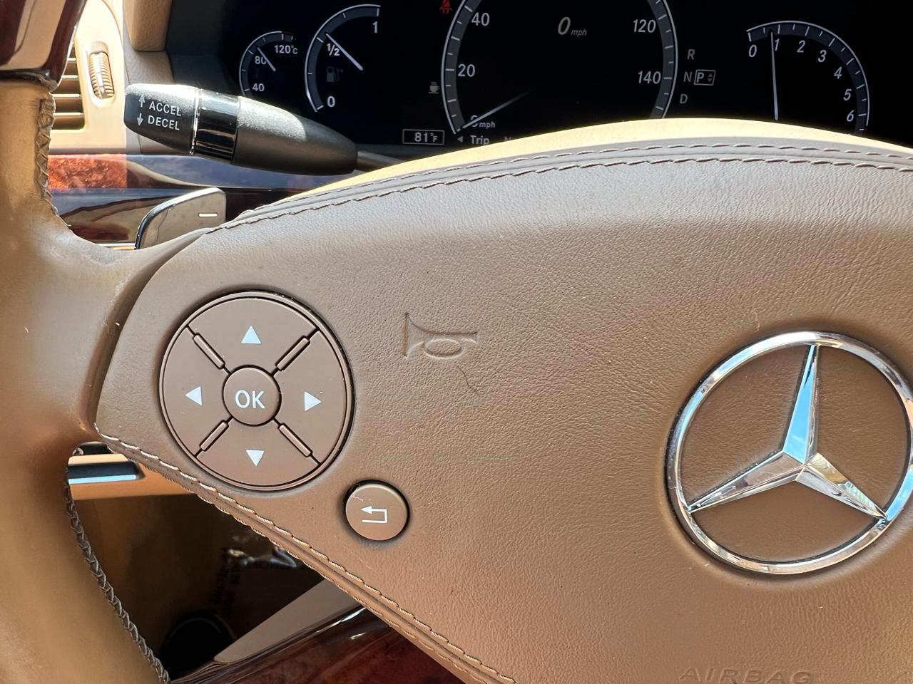 Mercedes-Benz S-Class S550 4-MATIC 2011