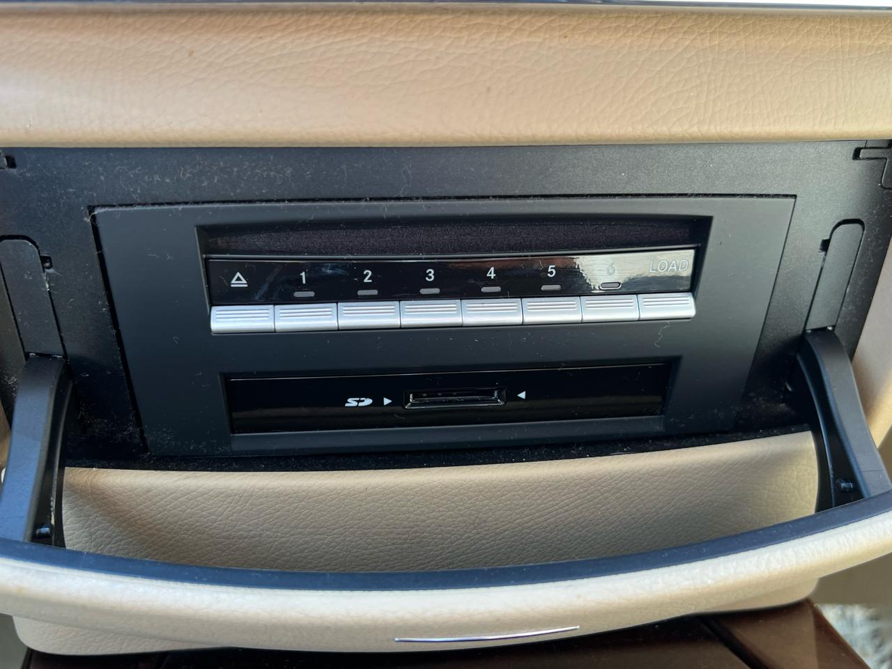 Mercedes-Benz S-Class S550 4-MATIC 2011