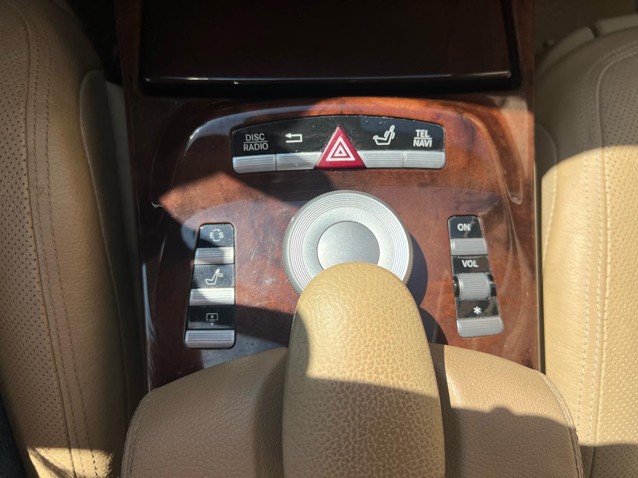 Mercedes-Benz S-Class S550 4-MATIC 2011