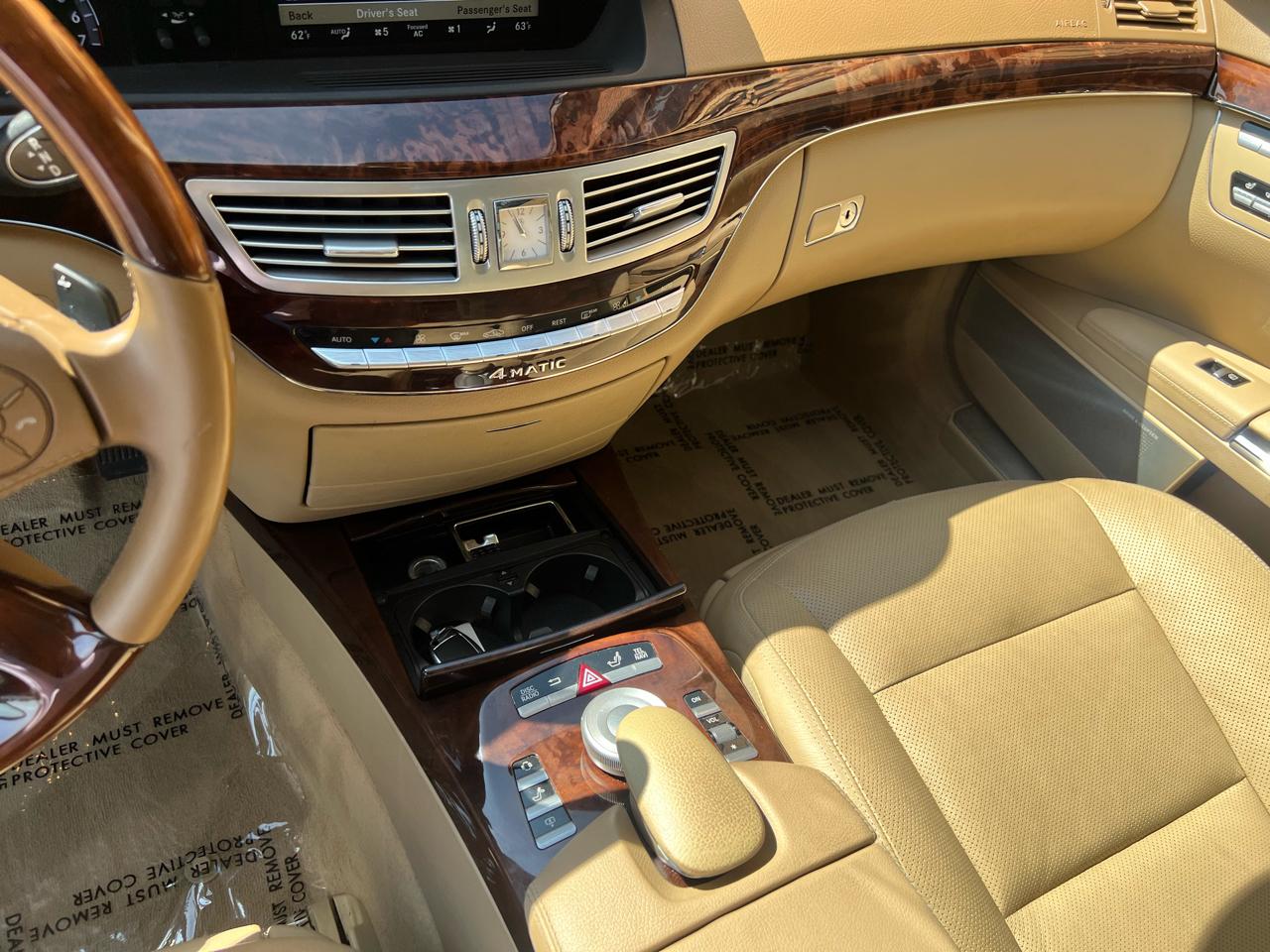 Mercedes-Benz S-Class S550 4-MATIC 2011
