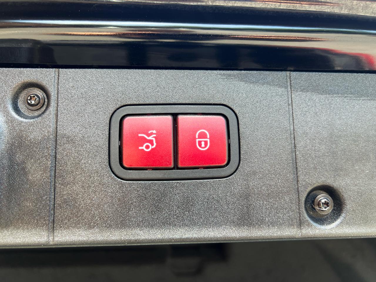 Mercedes-Benz S-Class S550 4-MATIC 2011