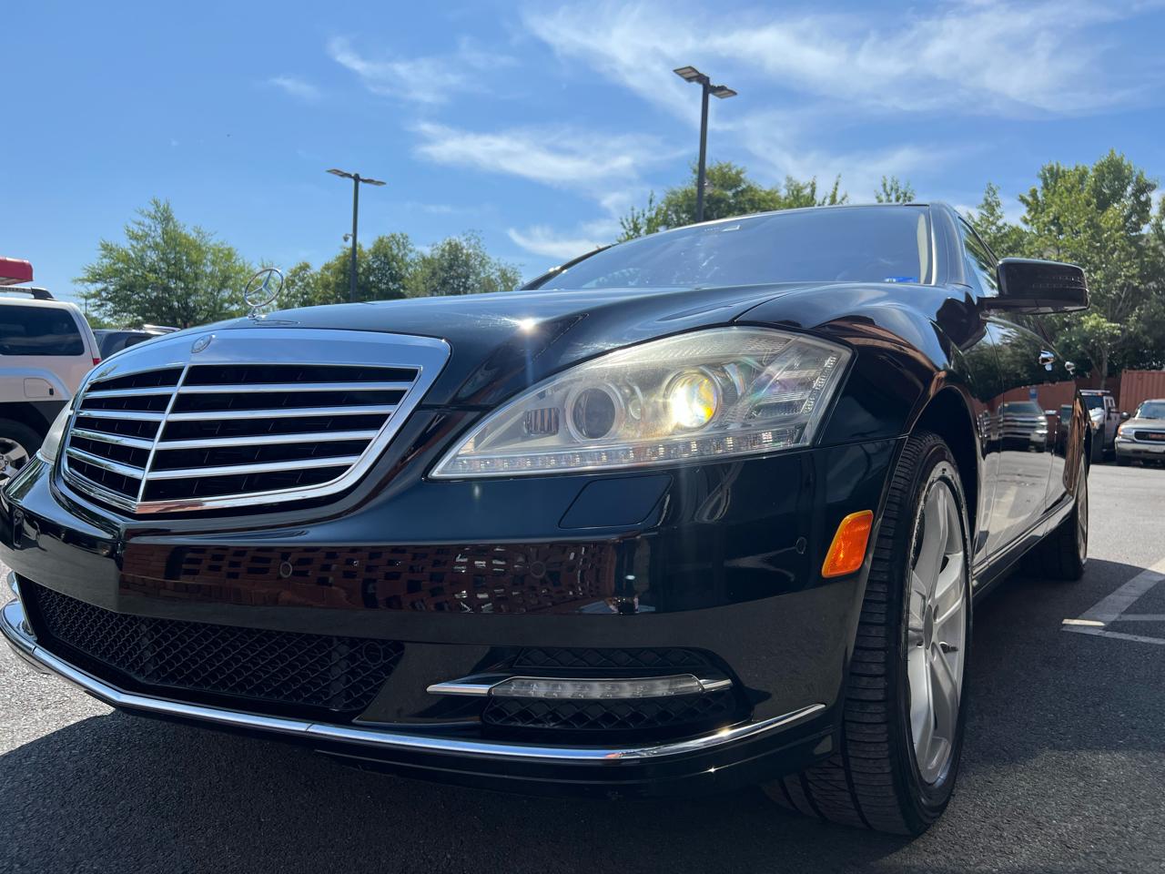 Mercedes-Benz S-Class S550 4-MATIC 2011