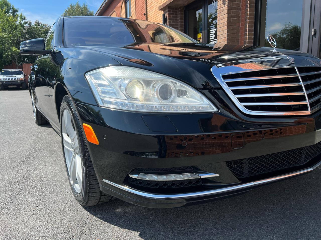 Mercedes-Benz S-Class S550 4-MATIC 2011