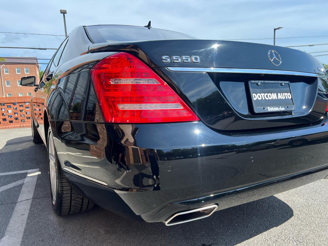 Mercedes-Benz S-Class S550 4-MATIC 2011