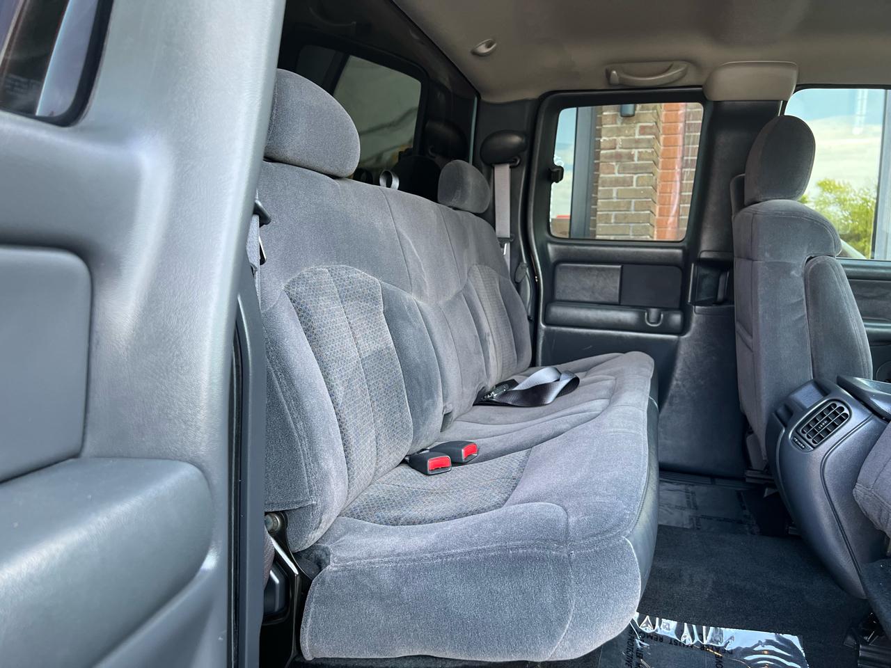 Chevrolet Silverado 2500HD LT Ext. Cab Short Bed 2WD 2002