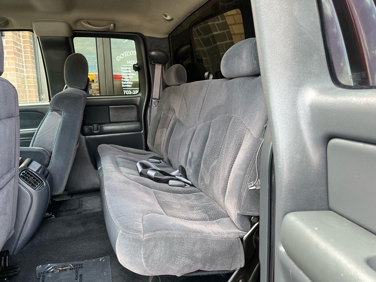 Chevrolet Silverado 2500HD LT Ext. Cab Short Bed 2WD 2002