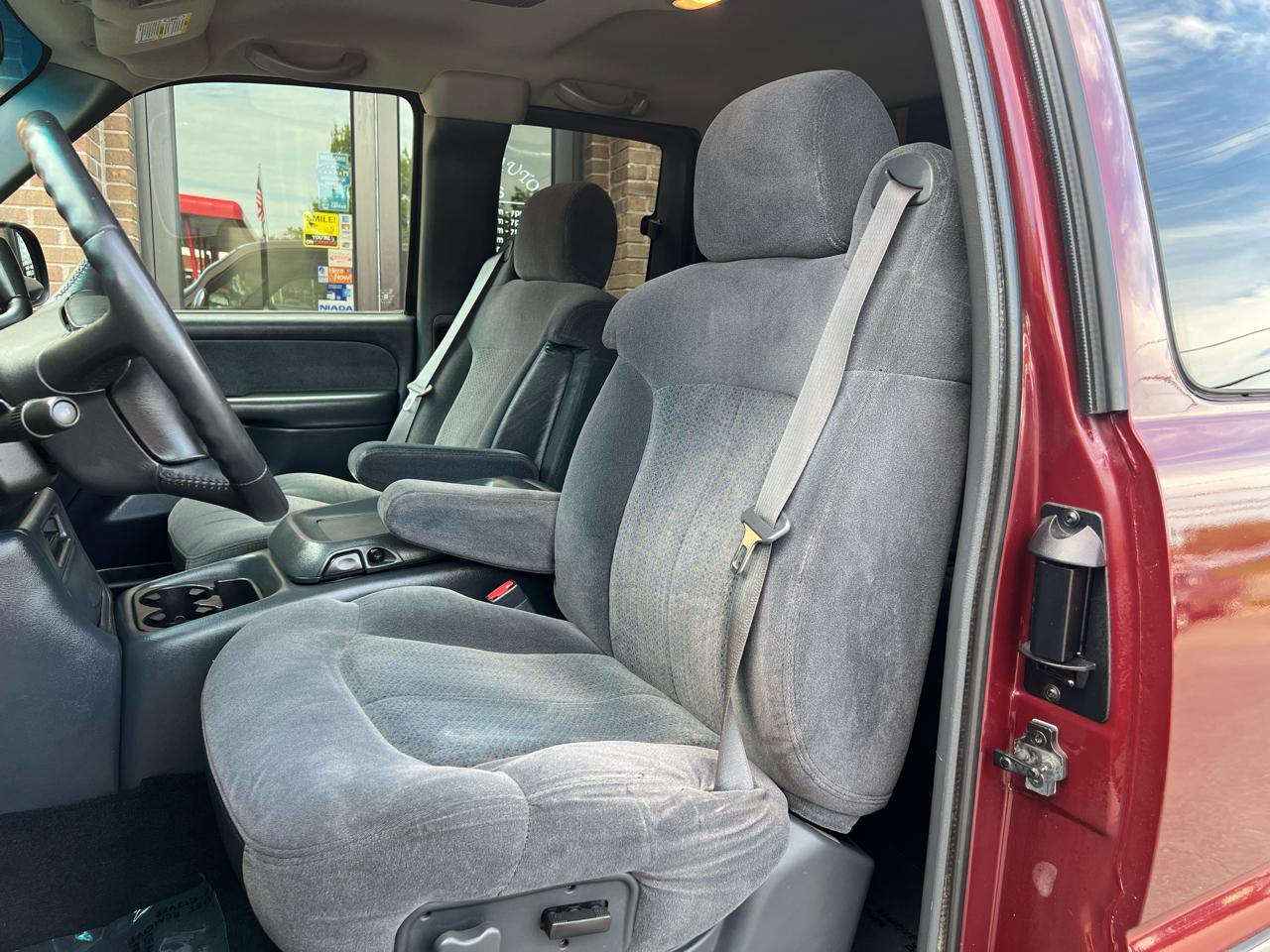 Chevrolet Silverado 2500HD LT Ext. Cab Short Bed 2WD 2002