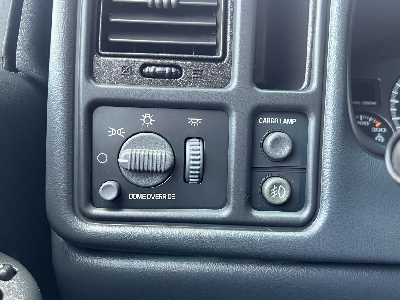 Chevrolet Silverado 2500HD LT Ext. Cab Short Bed 2WD 2002
