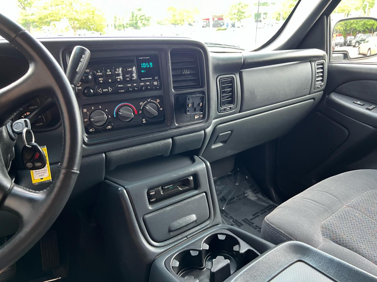 Chevrolet Silverado 2500HD LT Ext. Cab Short Bed 2WD 2002