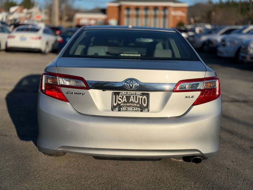 Toyota Camry SE 2012