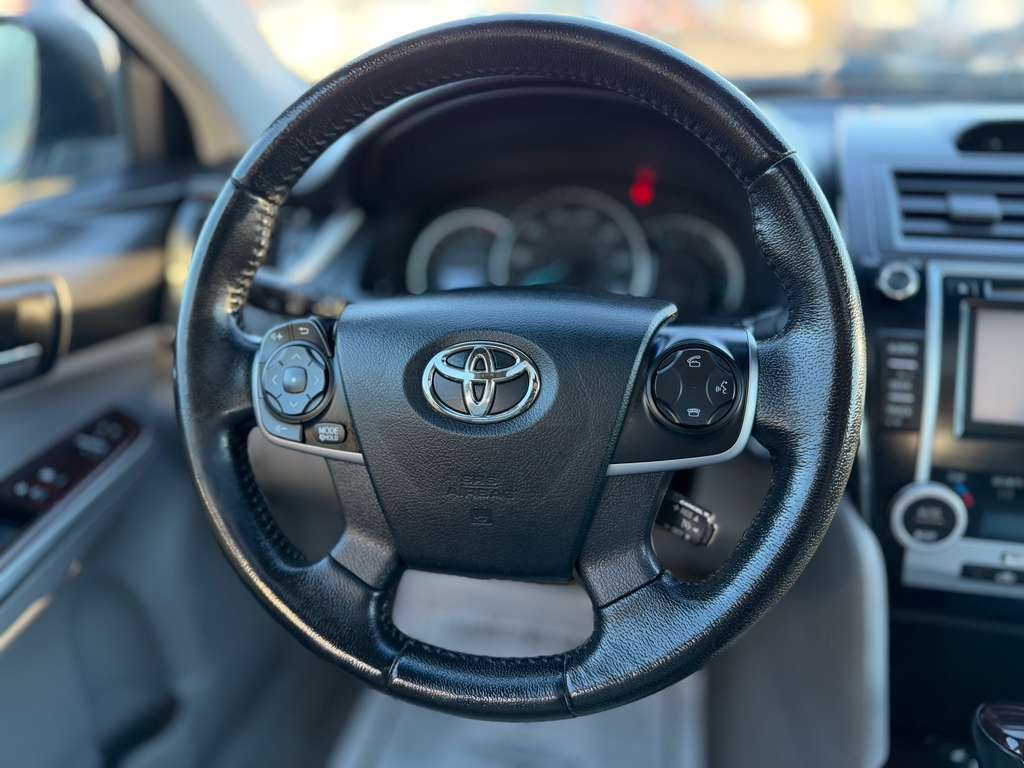Toyota Camry SE 2012