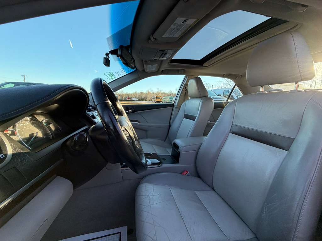 Toyota Camry SE 2012