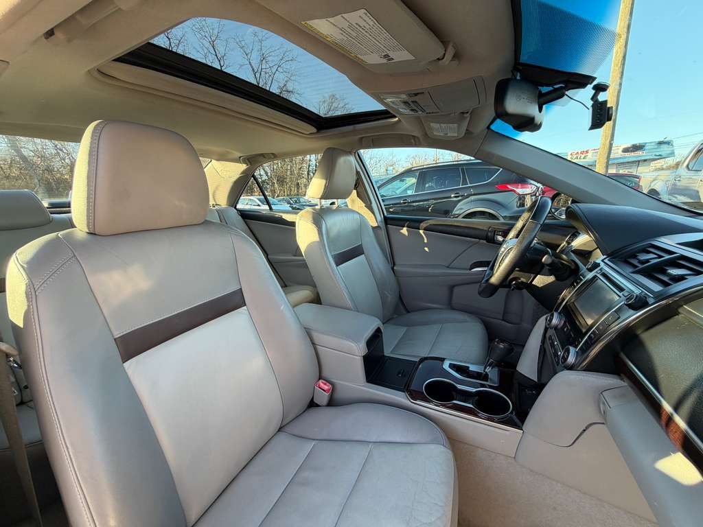 Toyota Camry SE 2012
