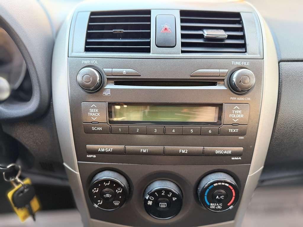 Toyota Corolla Base 5-Speed MT 2010