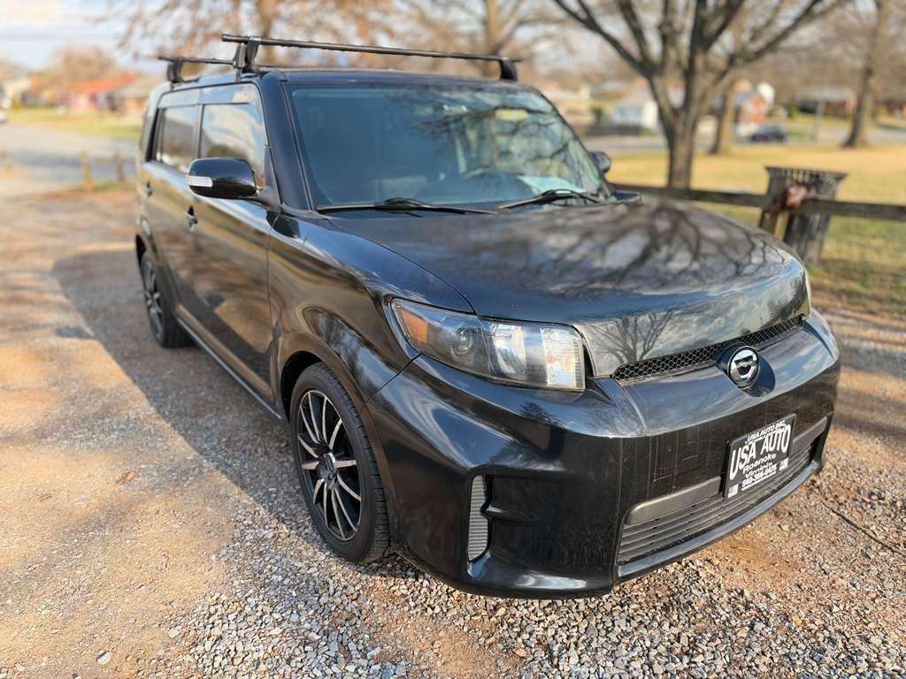 Scion xB 5-Door Wagon 5-Spd MT 2012