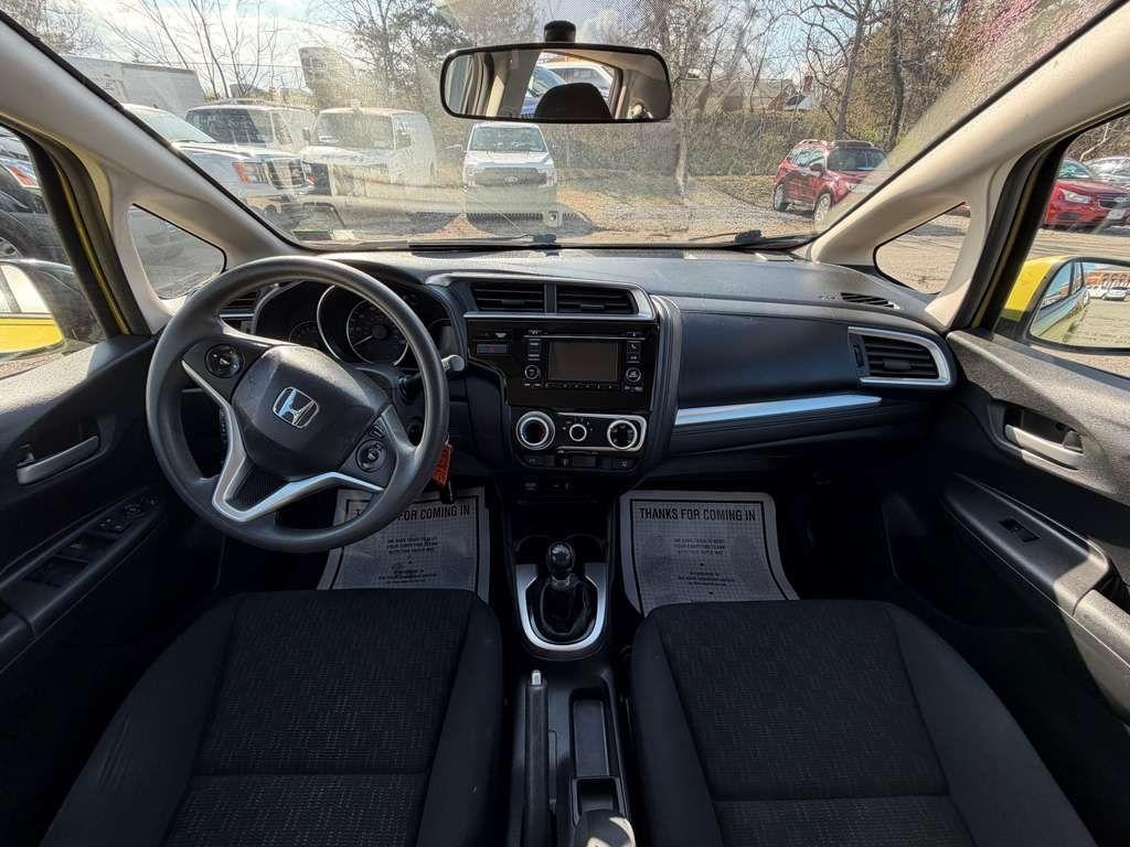 Honda Fit LX 6-Spd MT 2015